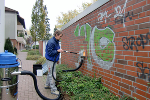 Odstránenie graffiti z tehly